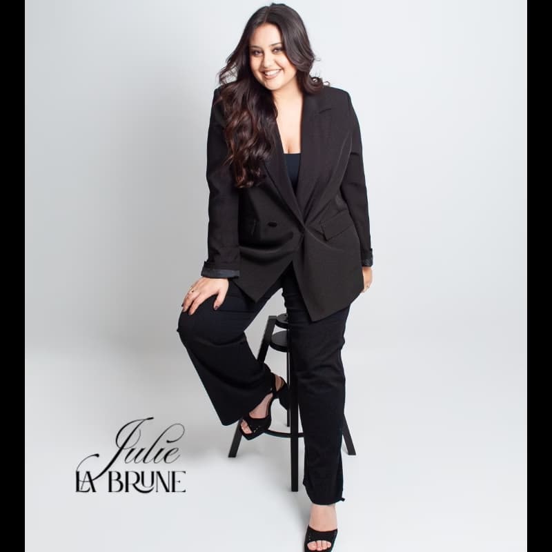 Photo de Julie la brune