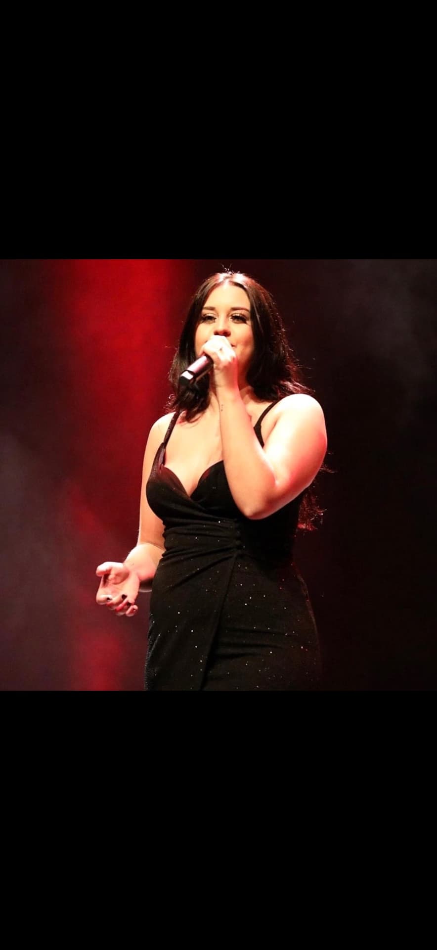 Photo de Julie la brune